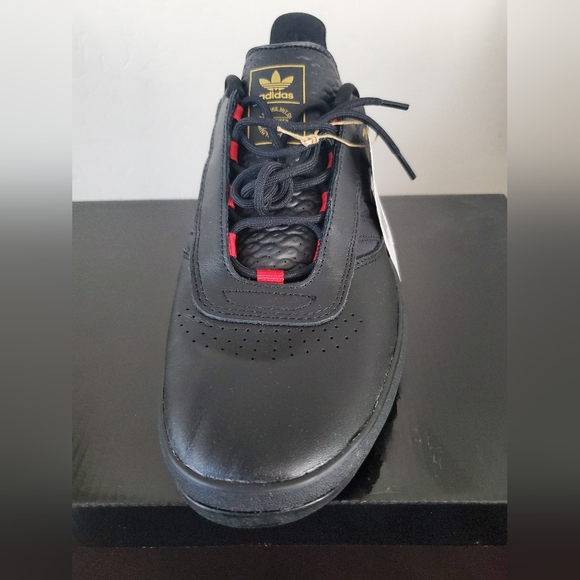 Adidas Shoe - Picture 12 of 14